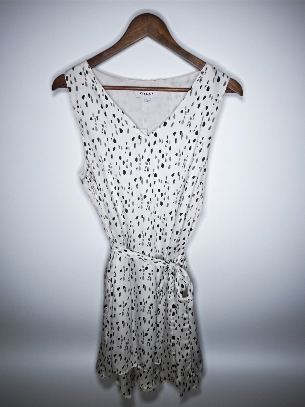 Gilli V-Neck Dalmatian Spotted Sleeveless Dress with Tie Waist & Asymmetrical L